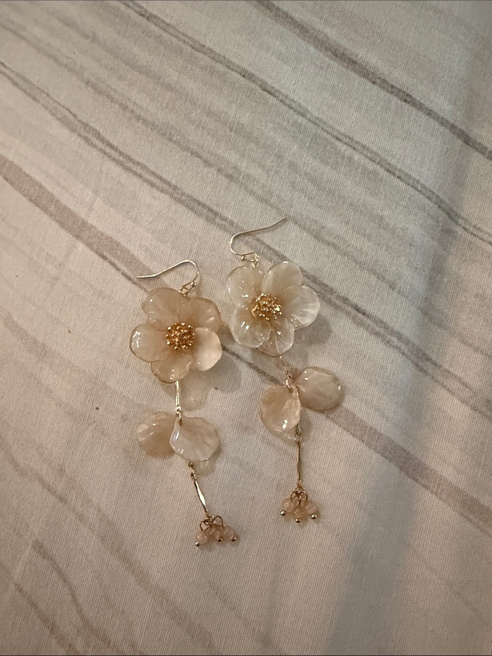 Altar'd State Champagne Floral Drop Earrings with Gold Accents